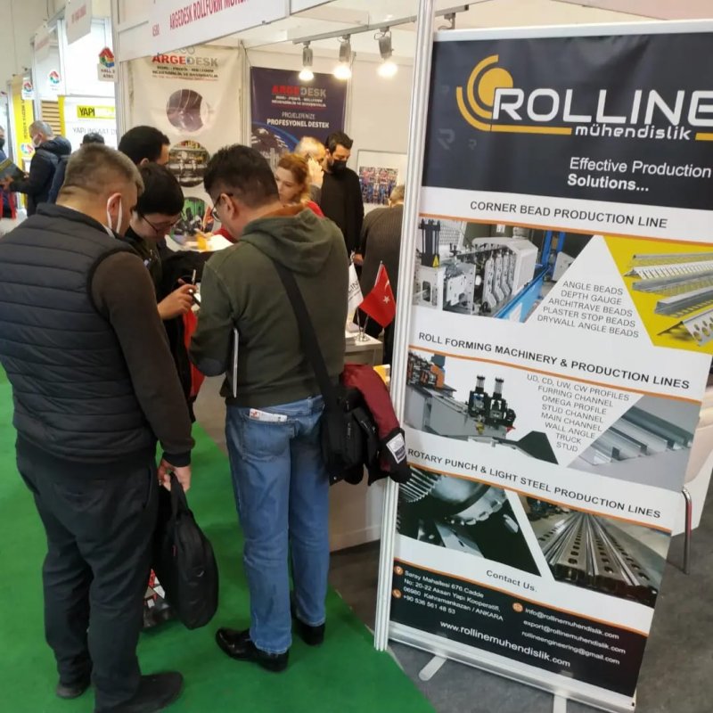 Présente un portefeuille de produits innovants au Salon du bâtiment d'Istanbul